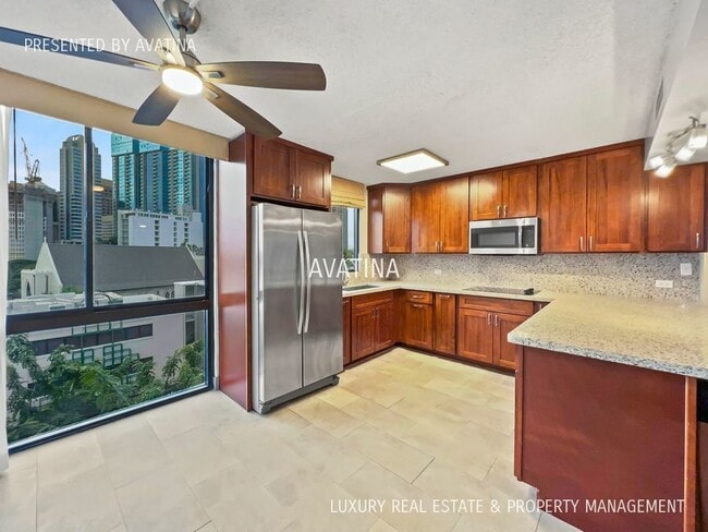 Building Photo - 222 S Vineyard St