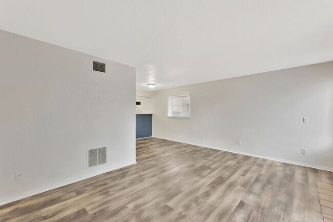 Building Photo - 5510 S Gold St