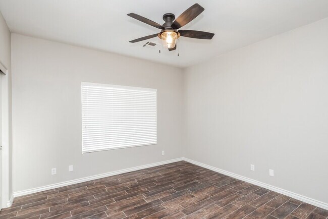 Building Photo - 1564 Stone Valley Ave