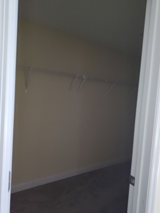 Building Photo - Spacious 4BR/2BA Home in Oaks at Ocala Cro...