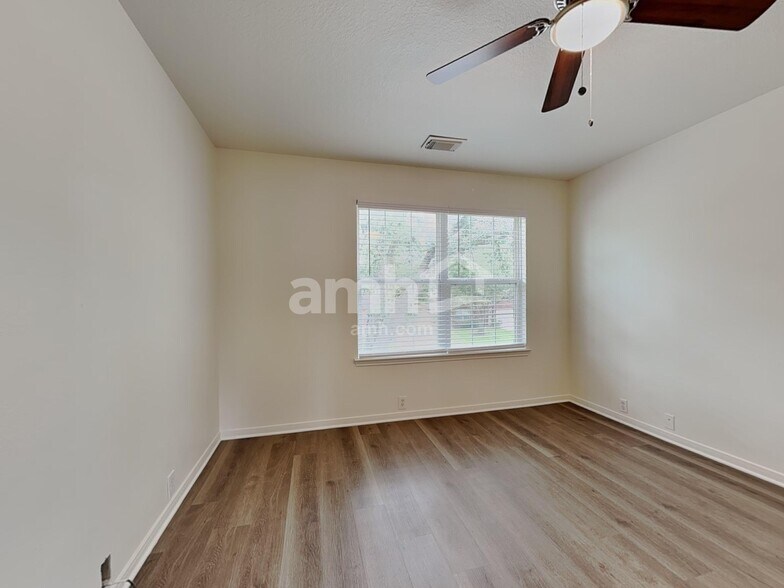 Building Photo - 11806 Skydale Dr
