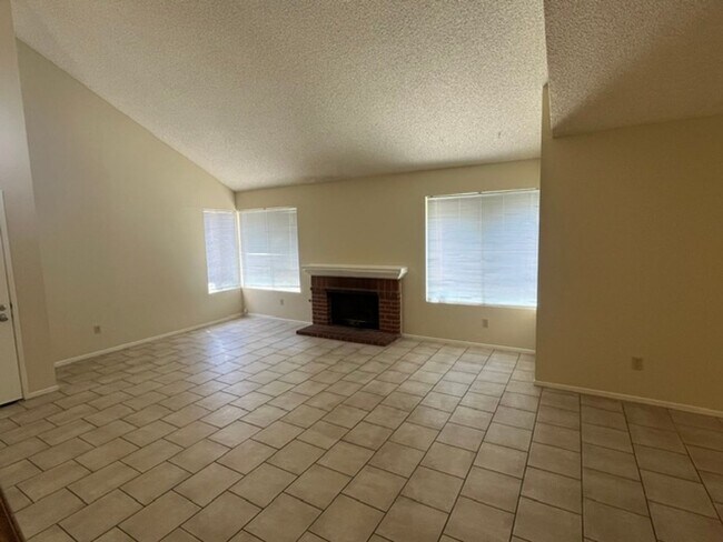 Building Photo - 15377 Bambi Ct