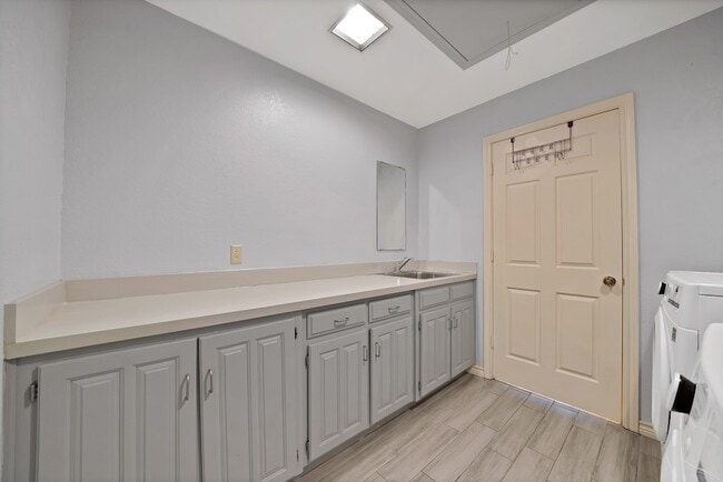 Building Photo - 2812 Whisperwood Trail