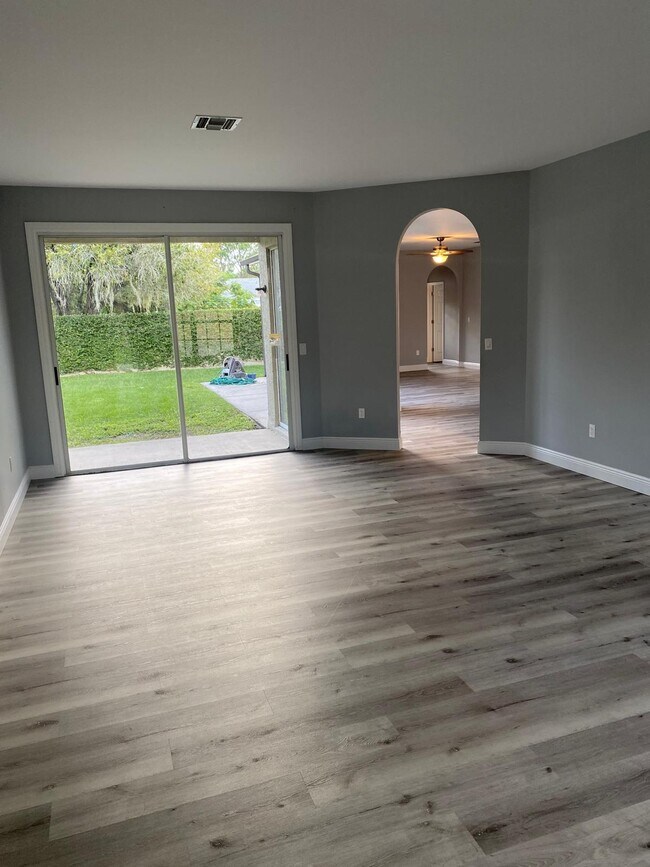 Building Photo - 1341 Flaxwood Ave