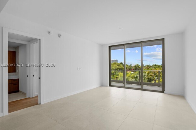Building Photo - 2200 Brickell Ave