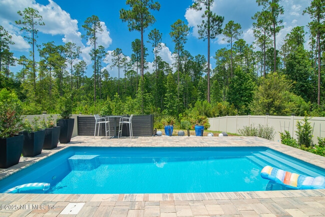 Building Photo - 690 Windermere Way