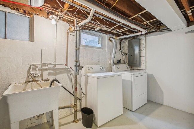 Building Photo - Stylish NE DC 2BR/1.5BA Townhome with Space, Comfort & Charm