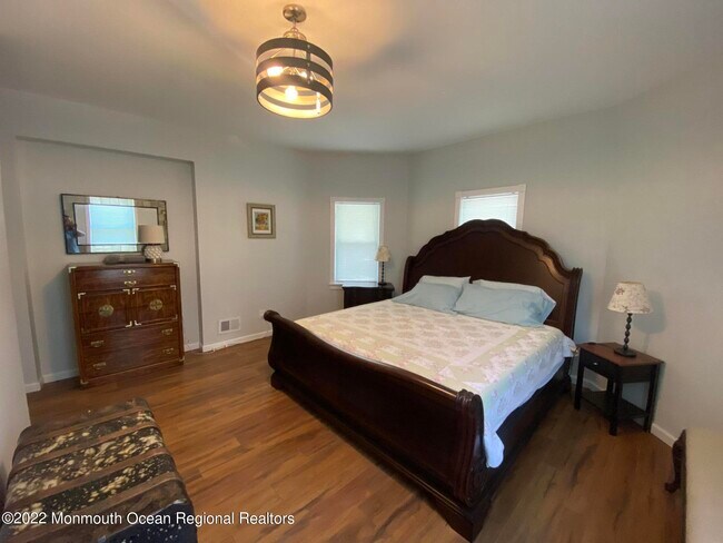 Building Photo - 95 Cooper Ave