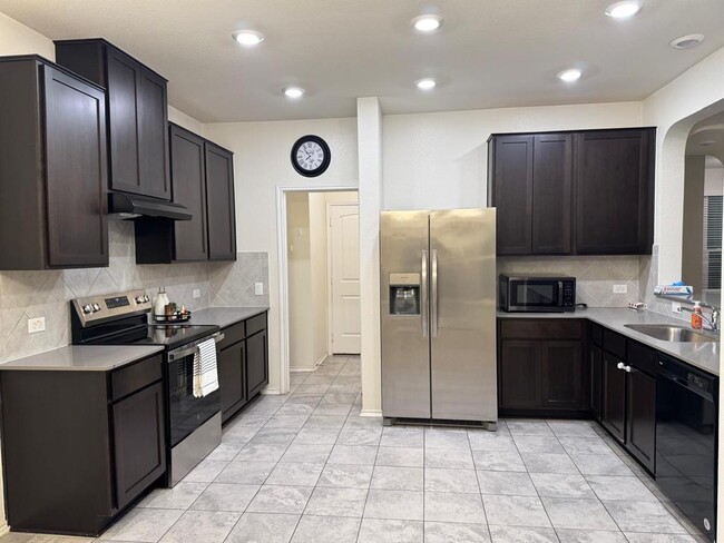 Building Photo - 16501 Brogan Ln