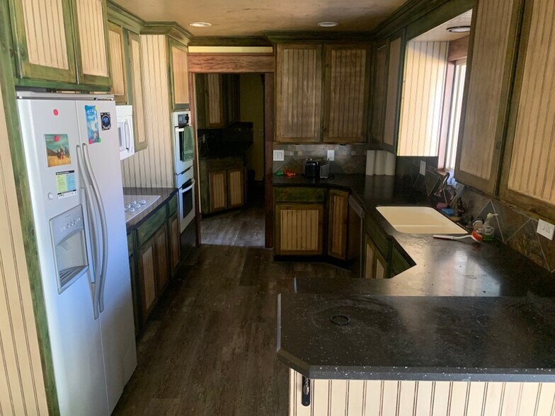 Building Photo - 236 S 800 E