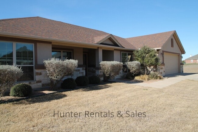 Building Photo - Chica Ranch!