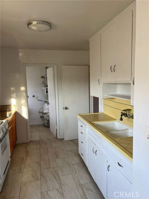 Building Photo - 230 S Fremont Ave