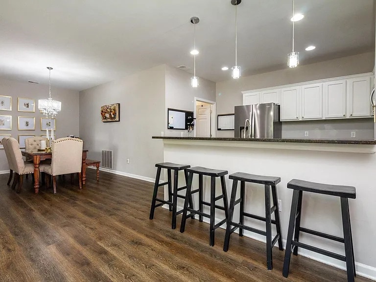 Building Photo - 5439 Twin Oaks Dr