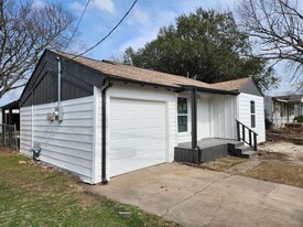 Building Photo - 405 Perry Ave