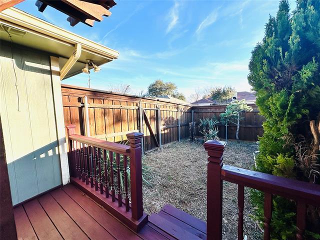 Building Photo - 2032 Greenview Dr