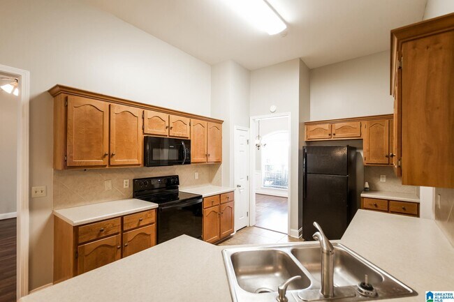 Building Photo - 5440 Virginia Way