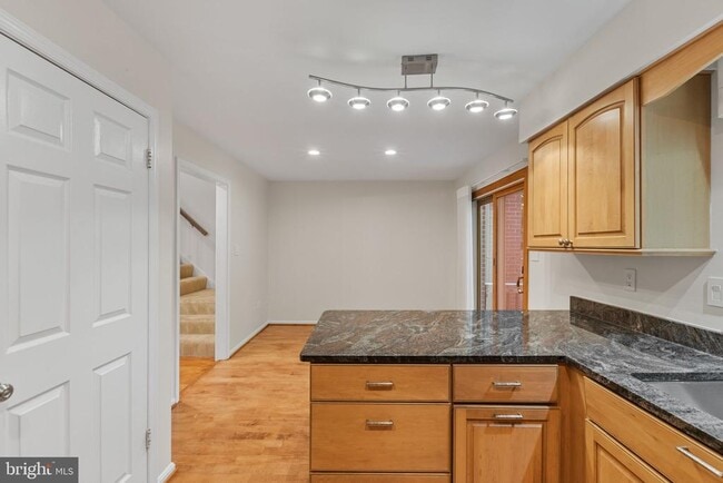 Building Photo - 6860 Williamsburg Pond Ct