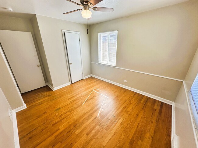 Building Photo - 3 Bed 1 Bath Ranch in North Park Hill! (Av...