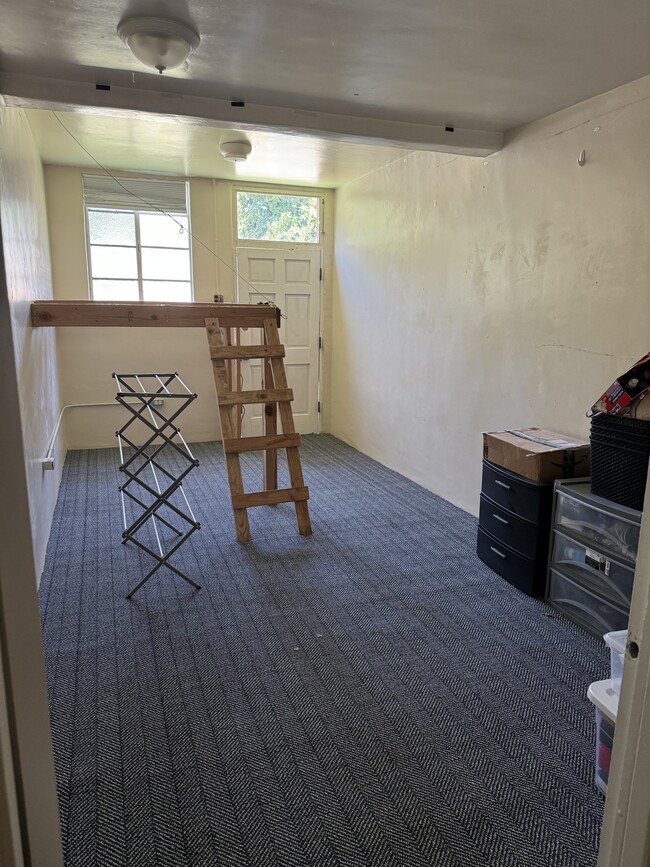 Building Photo - 934 Santa Clara St