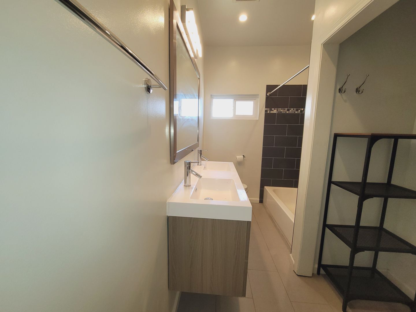 Building Photo - 3933 Woolwine Dr