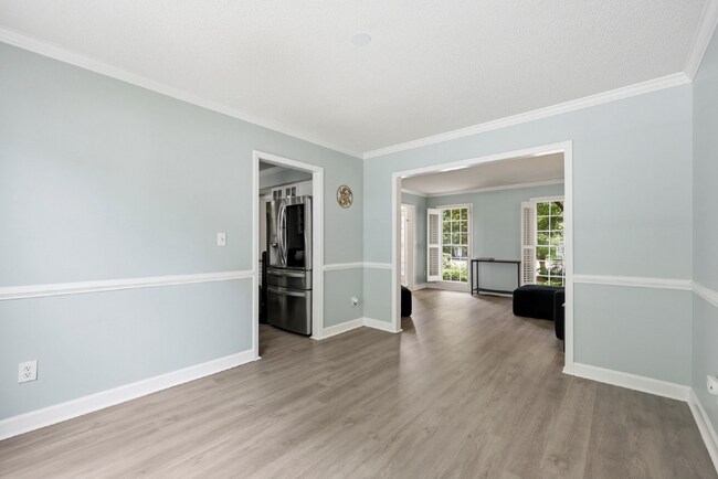 Building Photo - Three-Bedroom Home with Pool in Garner