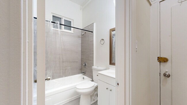 Building Photo - 422 Ellis St