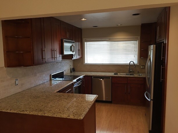 Building Photo - 1437 Lansing Ave