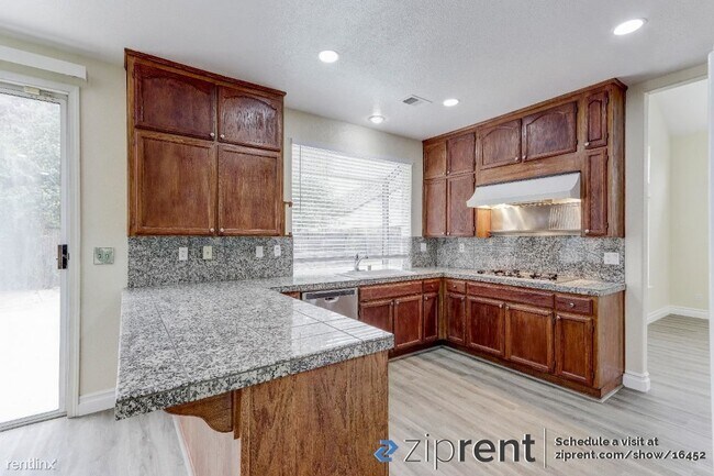 Building Photo - 4 br, 3 bath House - 1110 Palomar Ct, Trac...