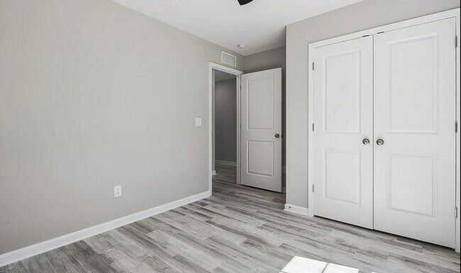 Building Photo - 4612 Clayton Terrace