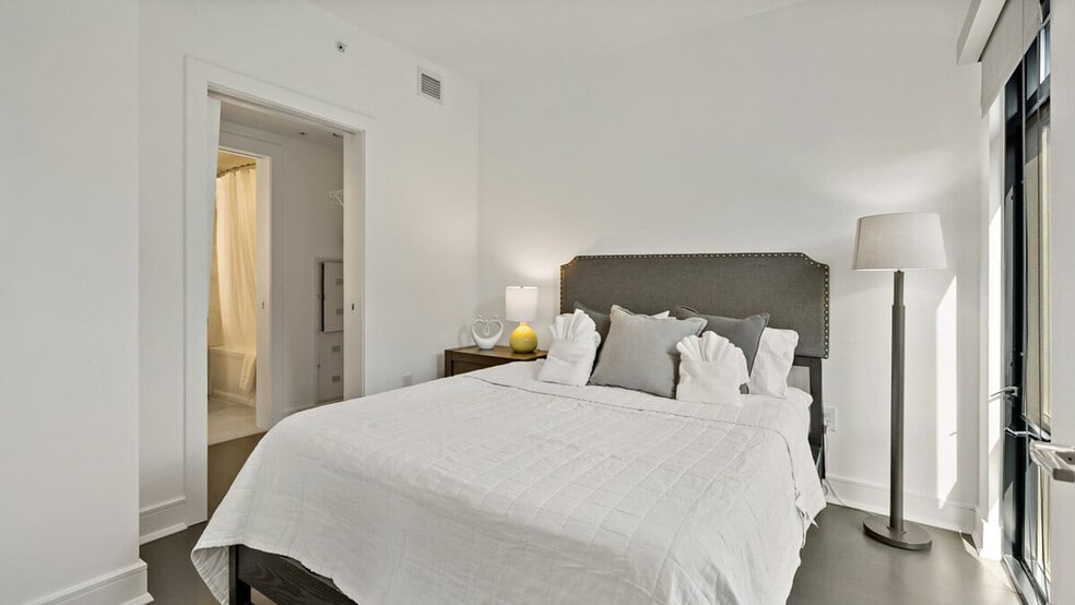 Building Photo - 1924 8th St NW