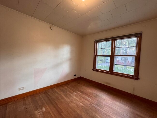 Building Photo - 16 Belmont Ave