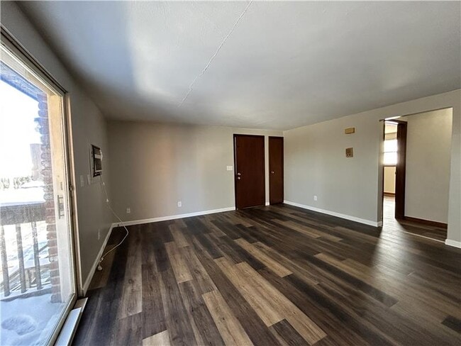 Building Photo - 98 View St