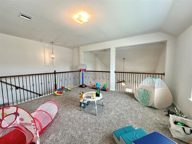 Building Photo - 5340 Camerford Ct