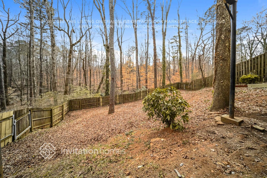 Building Photo - 6572 Oakwood Dr
