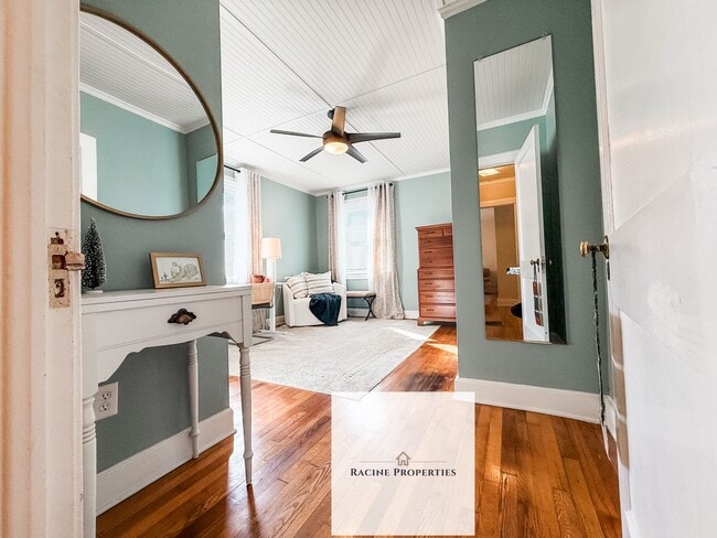 Building Photo - Two-bedroom cottage available near Downtown Greenville