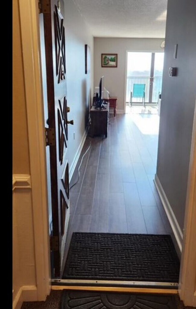 Building Photo - Newly Renovated Condo Located In Highly Desirable Area Of Forest Acres!