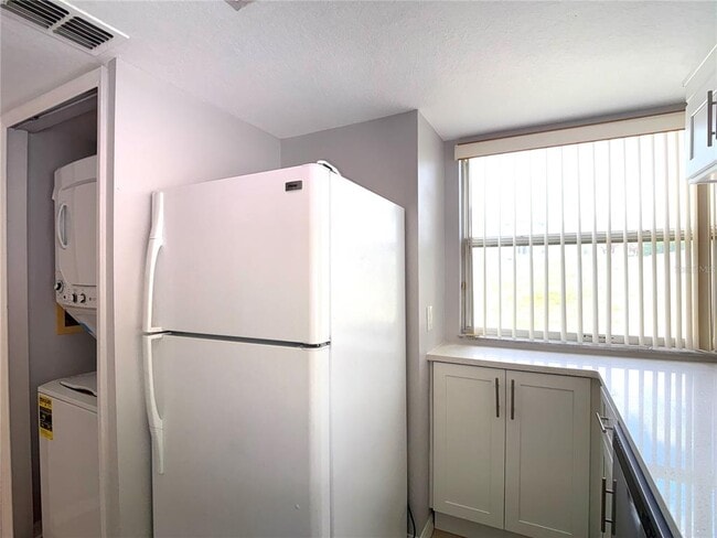 Building Photo - 306 Mango Dr