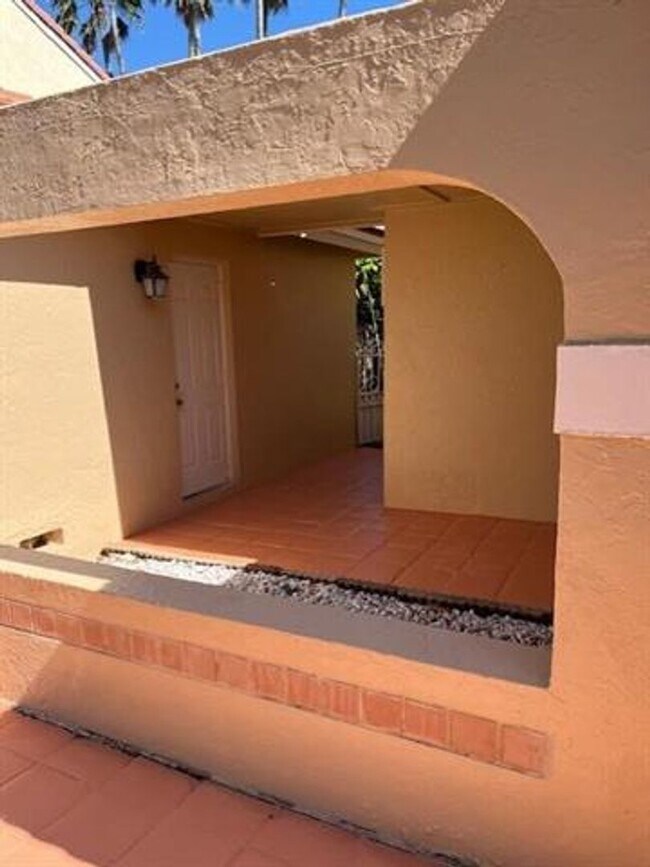 Building Photo - 1311 Seagrape Cir