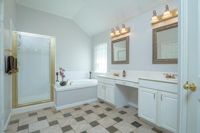 Building Photo - 7415 Vine Grove Ct