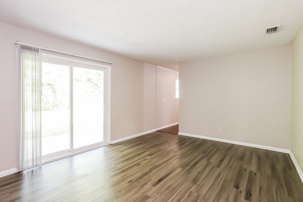 Building Photo - 6812 Hawkins Ct