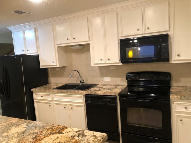 Building Photo - 8416 Seawall Blvd