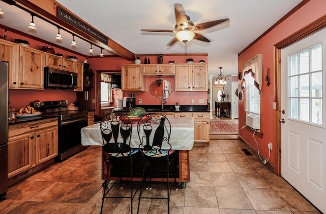 Building Photo - 90 Merrimack St