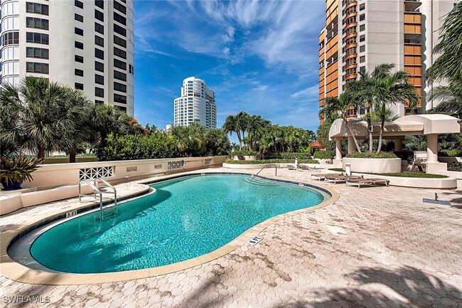 Building Photo - 4255 Gulf Shore Blvd N