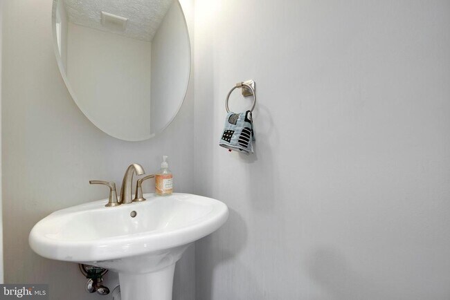 Building Photo - 3744 Keefer Ct