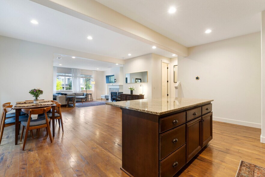 Building Photo - 3740 SE Willamette Ave