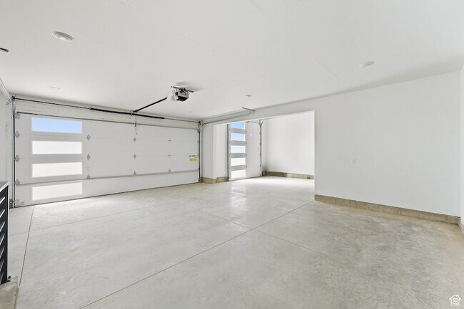 Building Photo - 5866 N Fork Rd