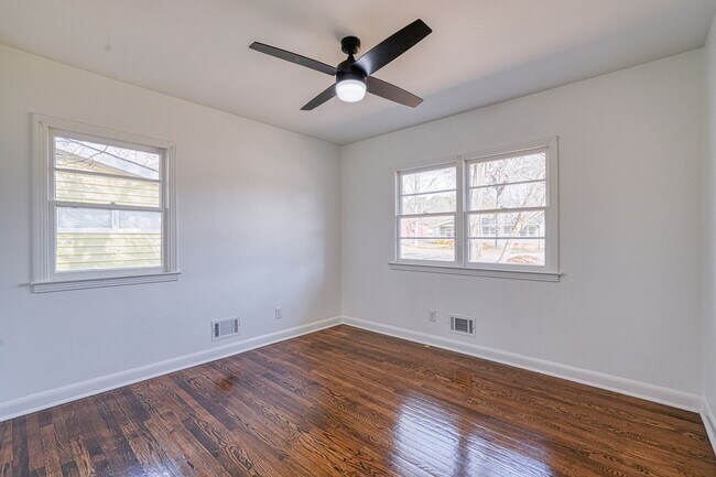 Building Photo - 118 1st Ave