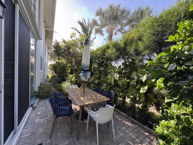 Building Photo - 5505 N Ocean Blvd