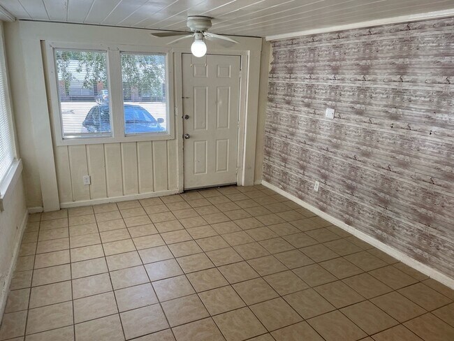 Building Photo - 209 Lovelace Dr