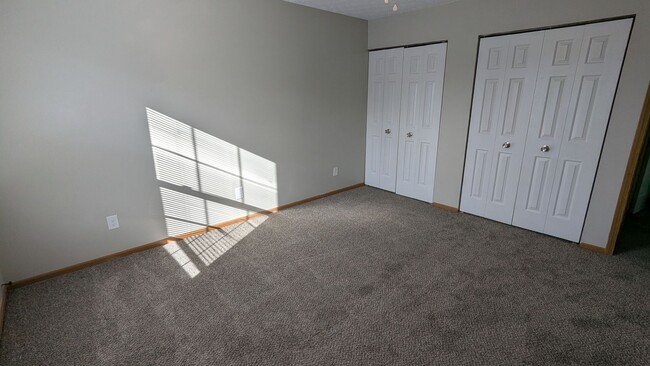 Building Photo - MN Cedar Village (859)